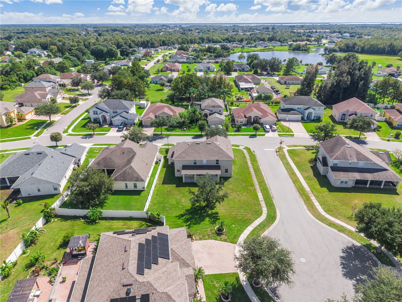 Listing photo 3 for 2887 Sweetspire Cir