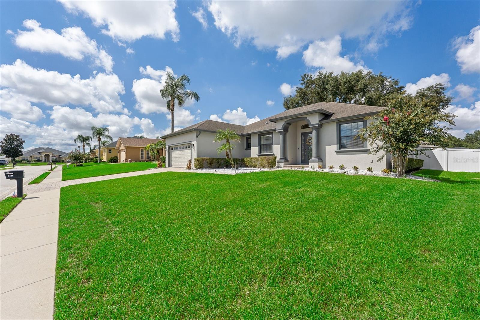 Listing photo 3 for 5455 Pebble Beach Dr