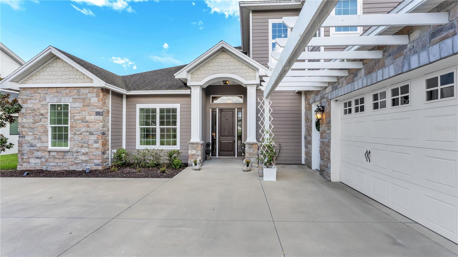 Listing photo 2 for 1539 Hollingsworth Creek Ct