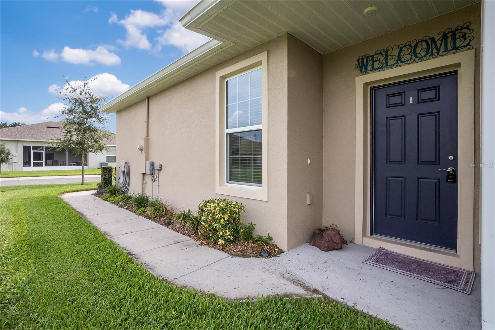 Listing photo 2 for 4400 Bedford Way