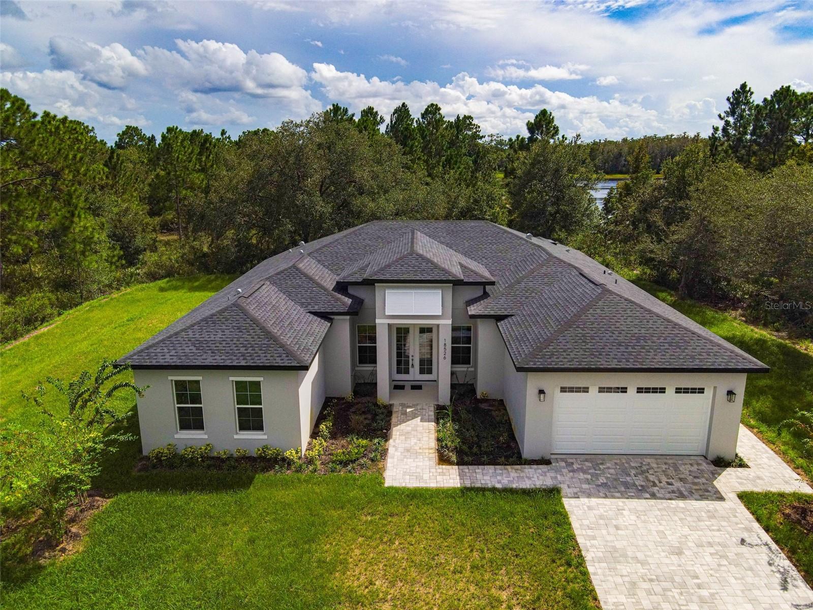 Listing photo 2 for 18526 Seaview St