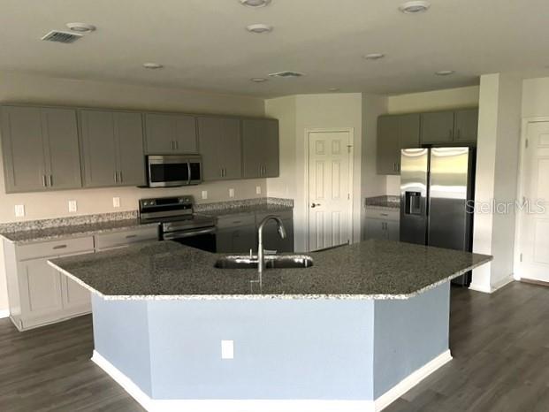 Listing photo 2 for 2639 San Marco Way