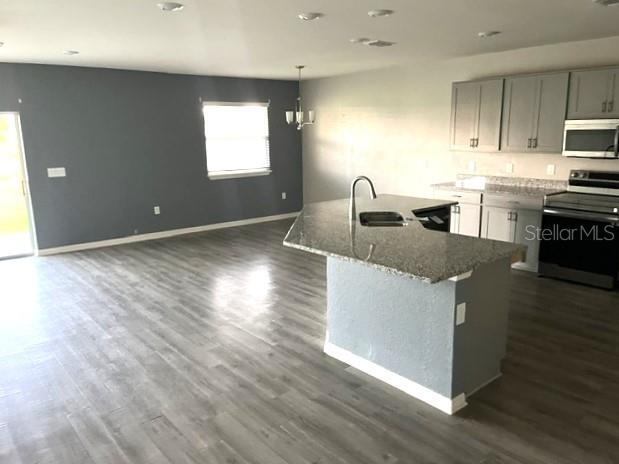 Listing photo 3 for 2639 San Marco Way