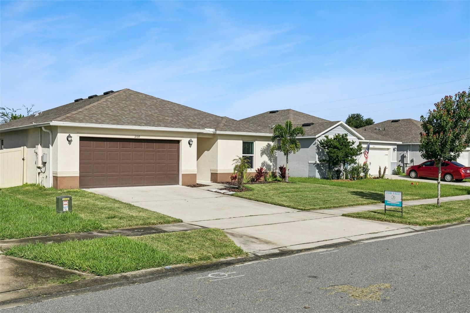Listing photo 2 for 3799 Whitetail Ct