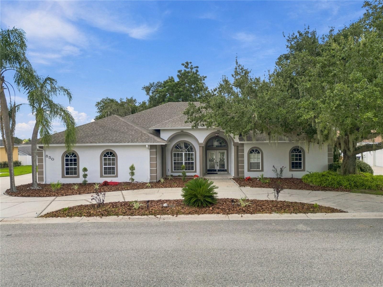 Listing photo for 850 Hanover Way
