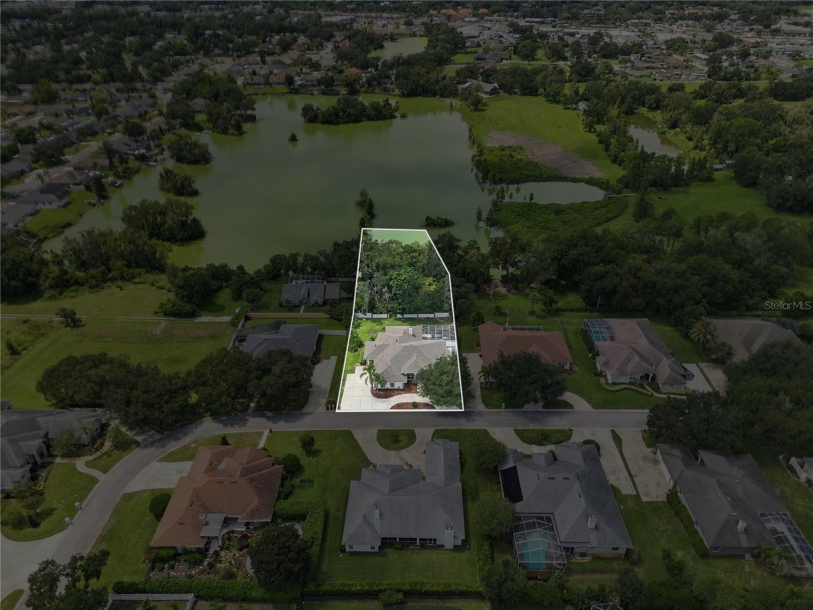 Listing photo 3 for 850 Hanover Way