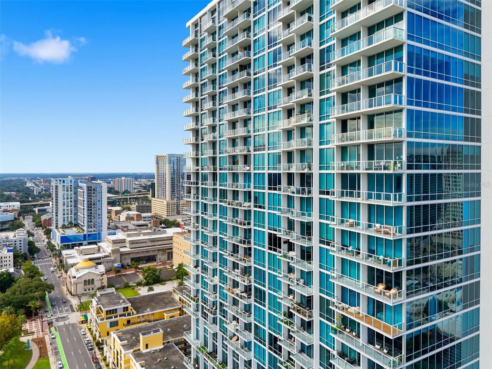 Listing photo 1 for 150 E Robinson St #3209