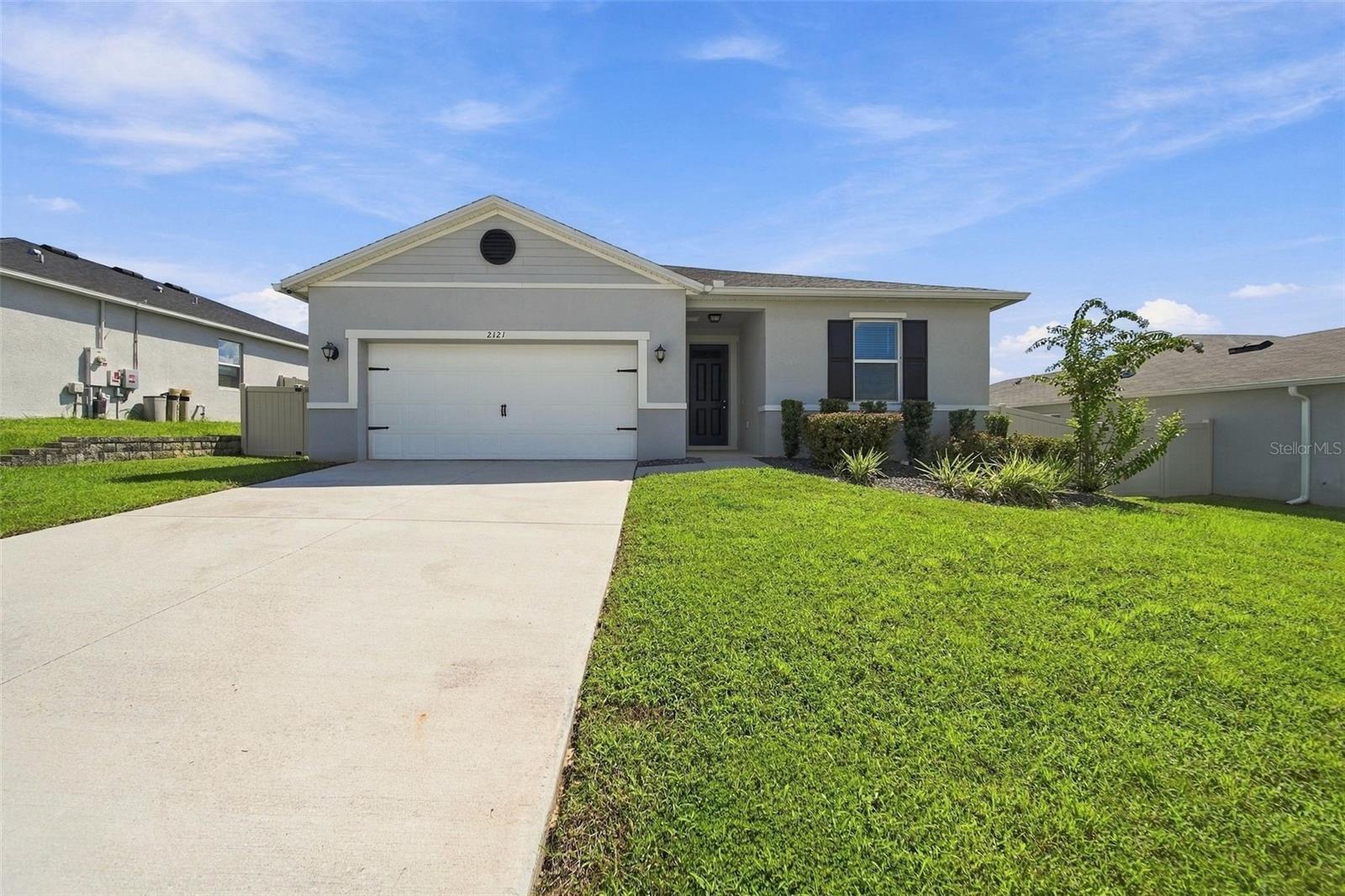 Listing photo 1 for 2121 Malbec Ct