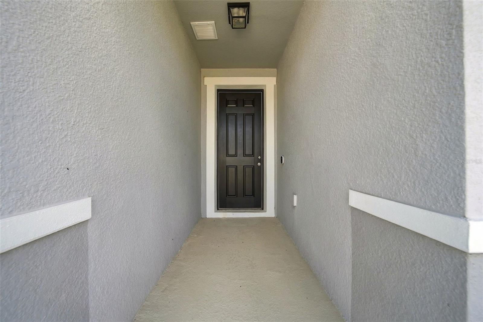 Listing photo 3 for 2121 Malbec Ct