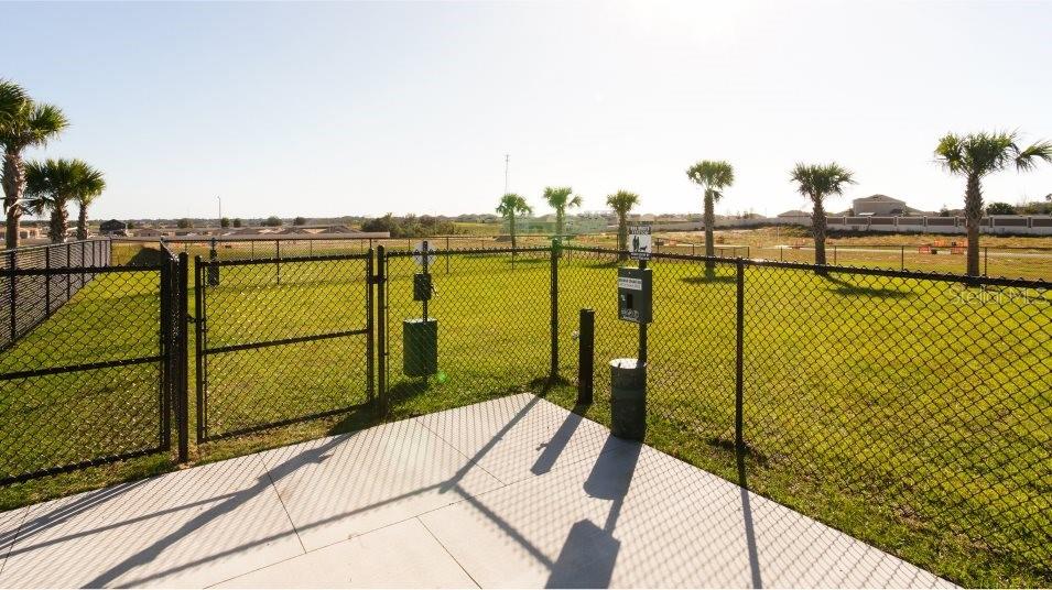 Listing photo 2 for 2622 Lasso Loop