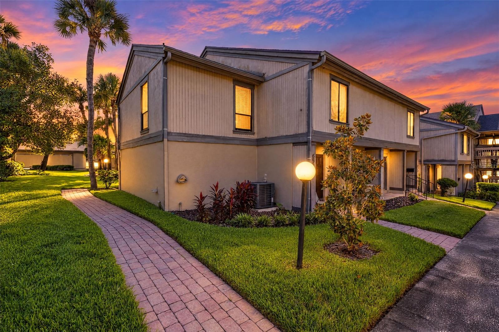 658 LAKE VILLAS DRIVE