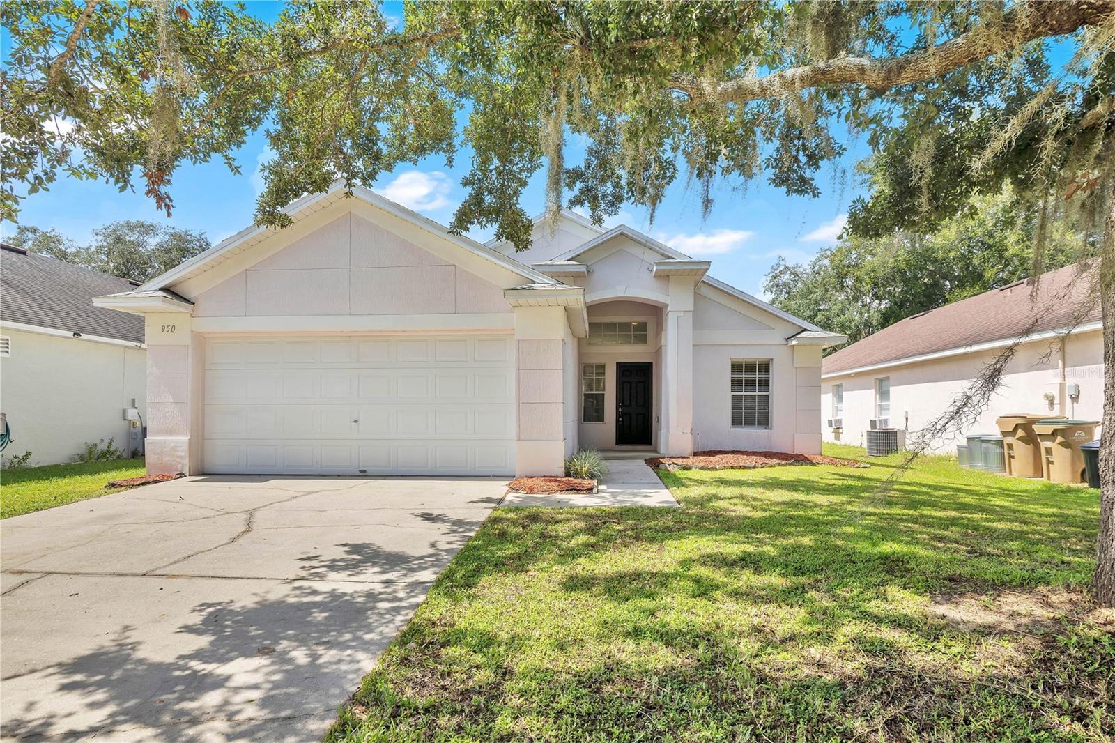 Listing photo 1 for 950 Woodsong Way