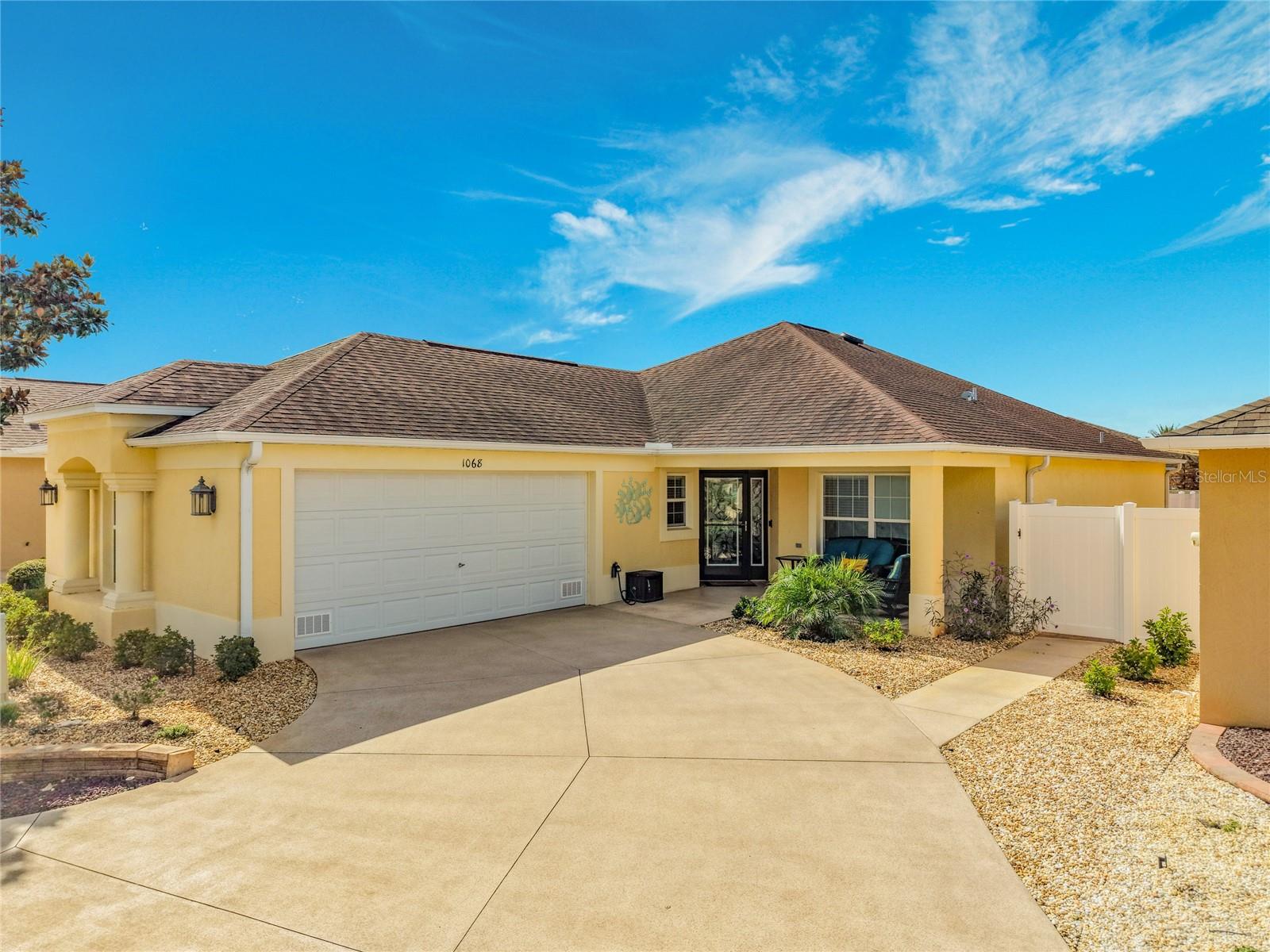 Listing photo 1 for 1068 Becker Ave