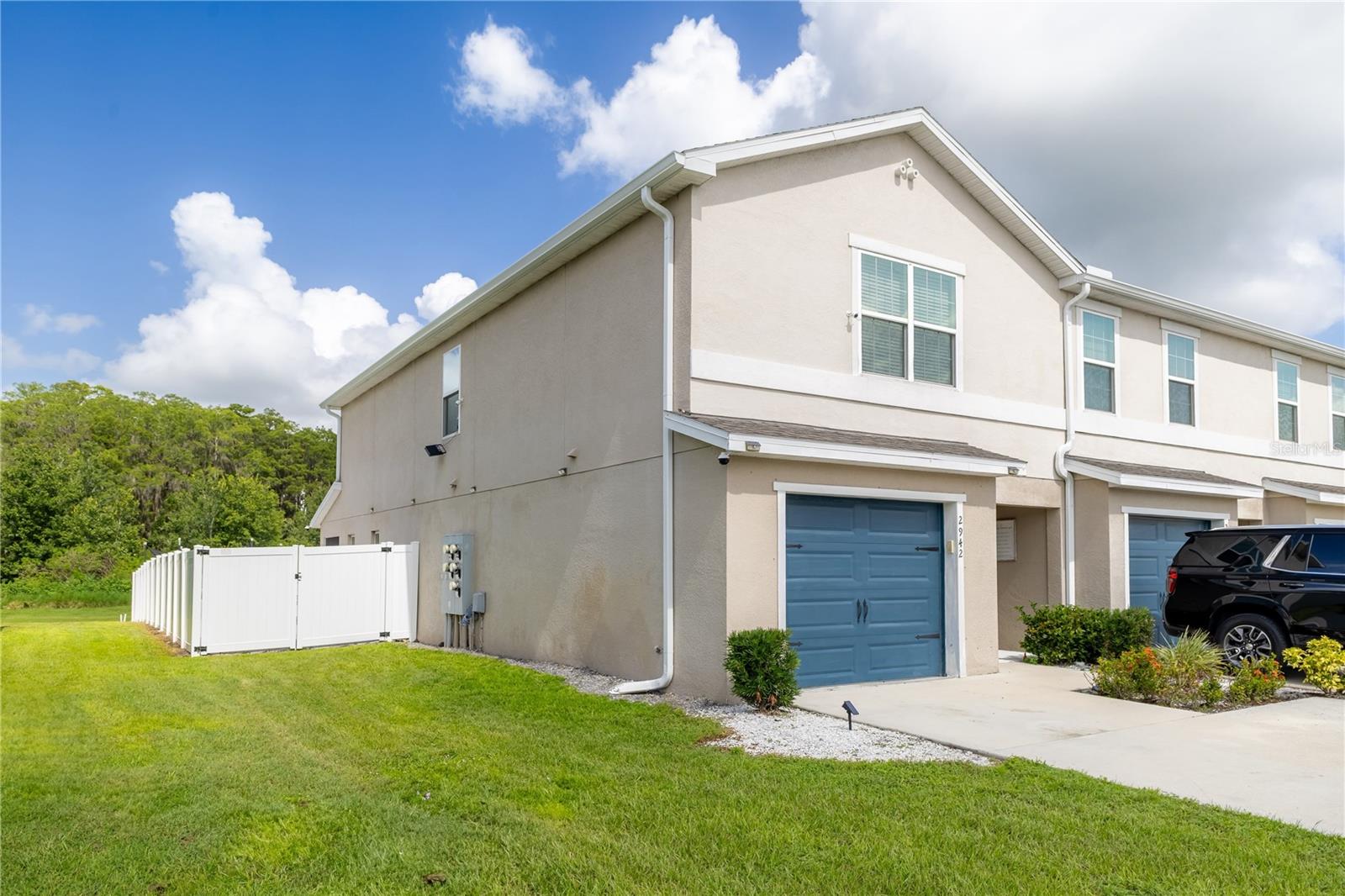 2942 FIELDWOOD CIRCLE