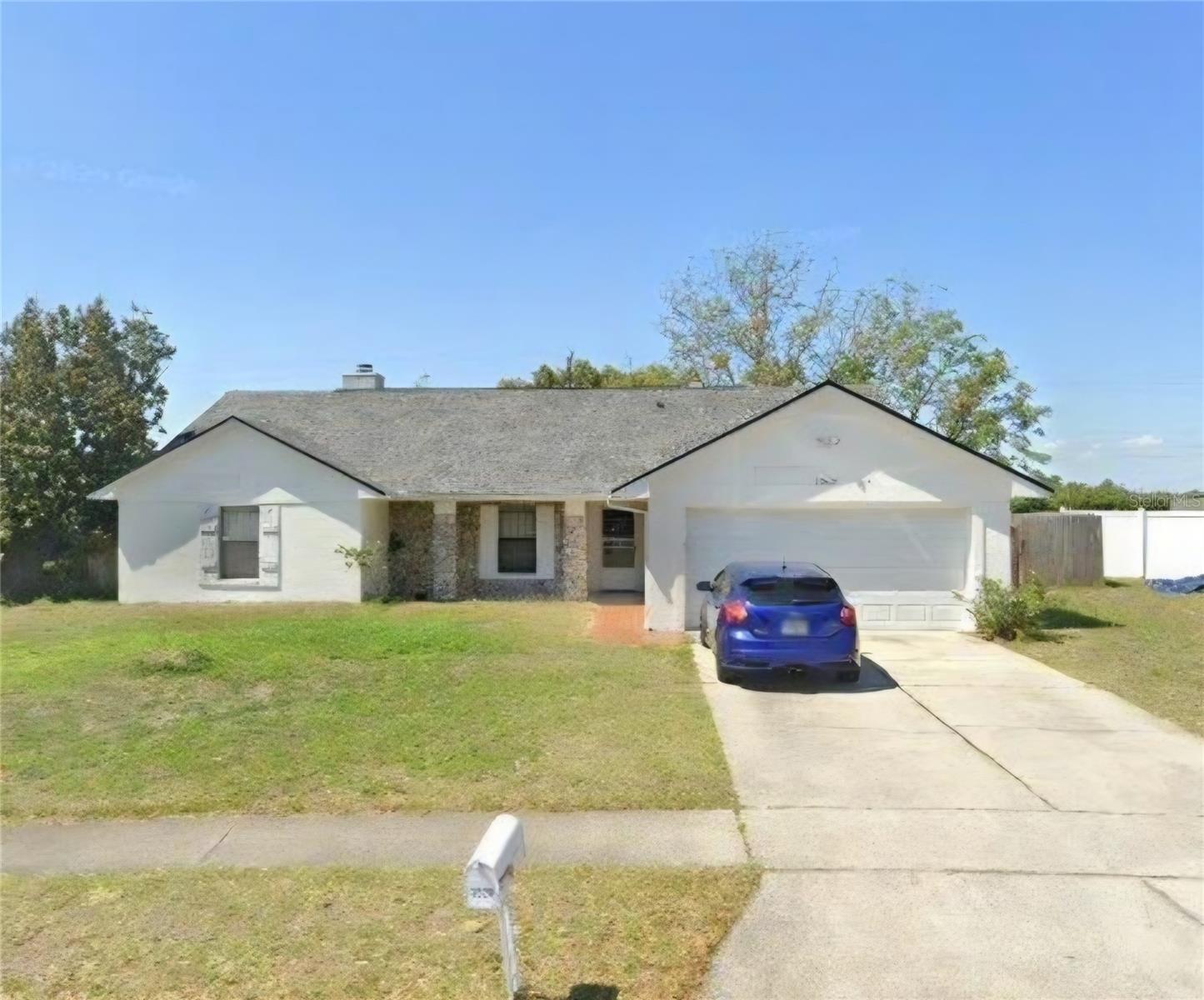 Listing photo 1 for 3028 Danforth Dr