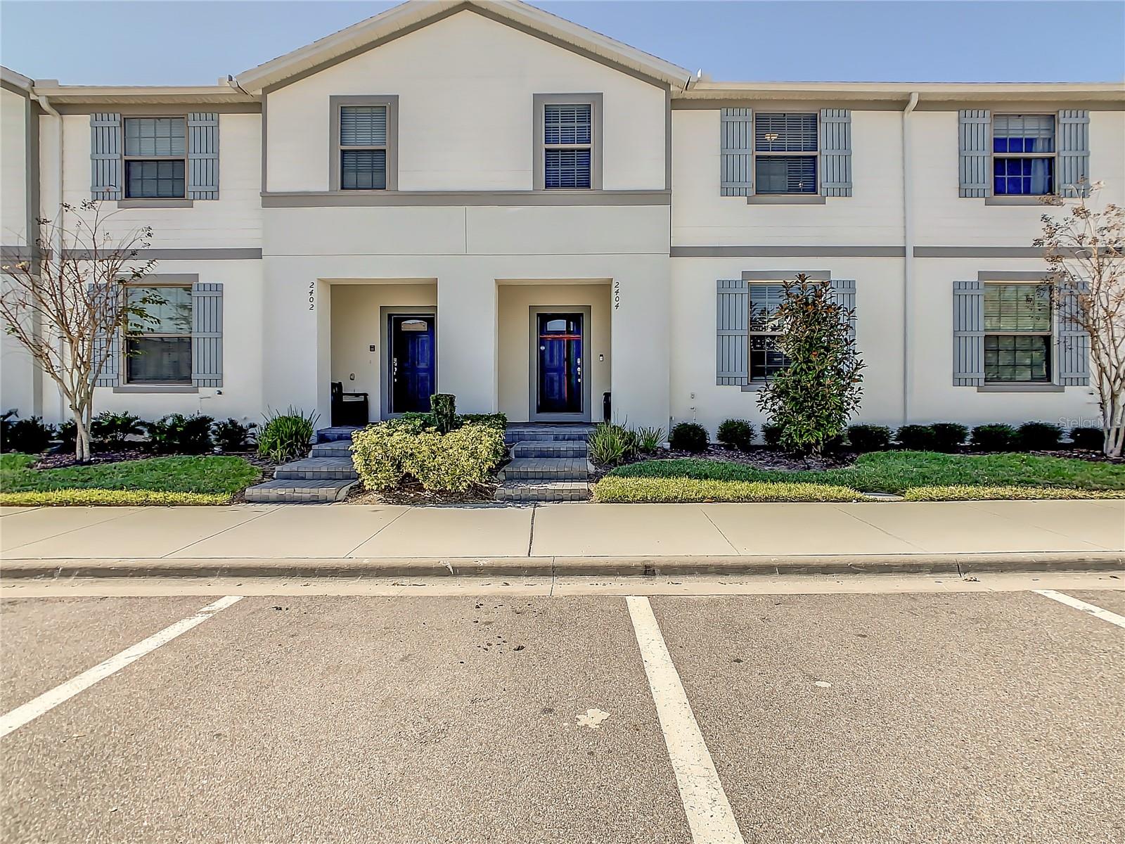 Listing photo 2 for 2404 Tangier Dr