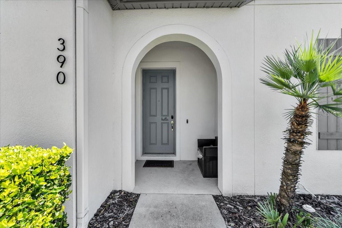 Listing photo 1 for 390 Captiva Dr