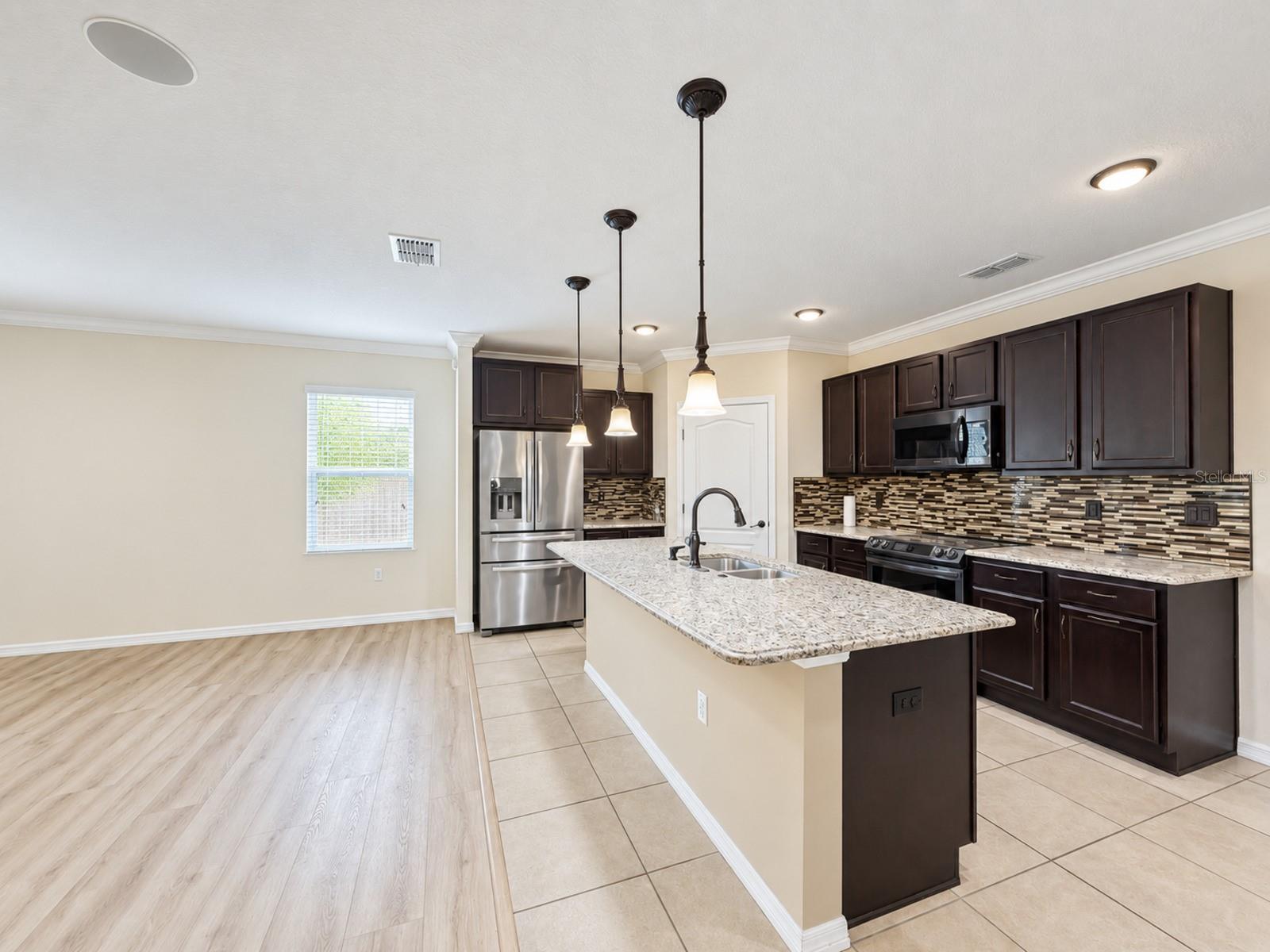Listing photo 2 for 6183 Grey Heron Dr