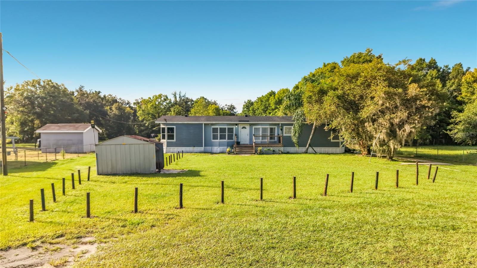 Listing photo 2 for 18452 Amityville Dr