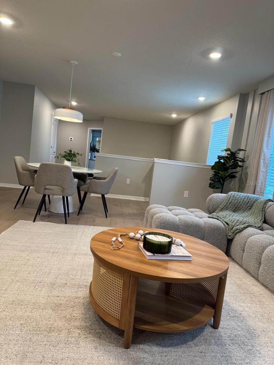Listing photo 3 for 15882 Cape Coral Loop