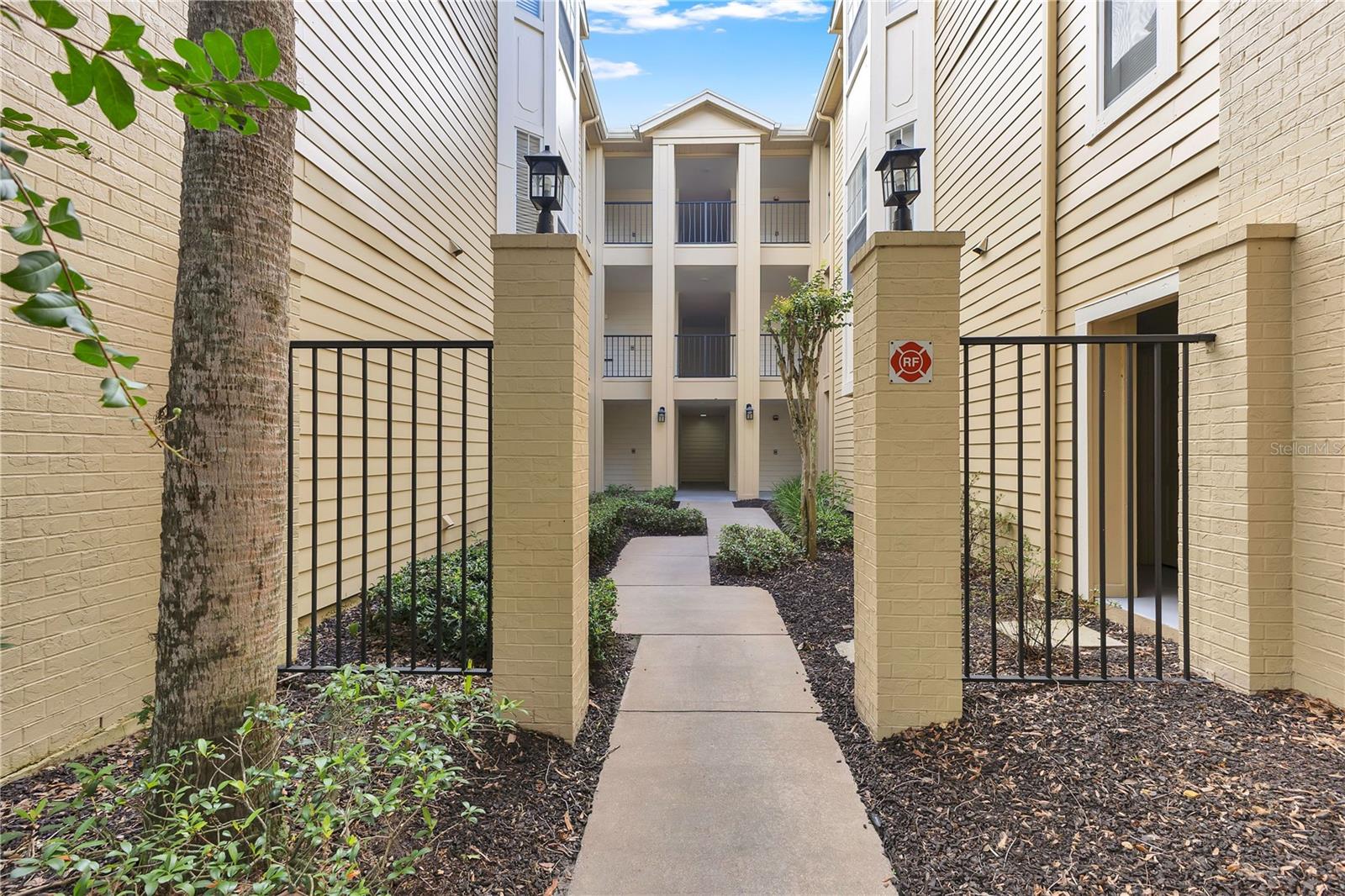 404 SUMMIT RIDGE PLACE Unit 212