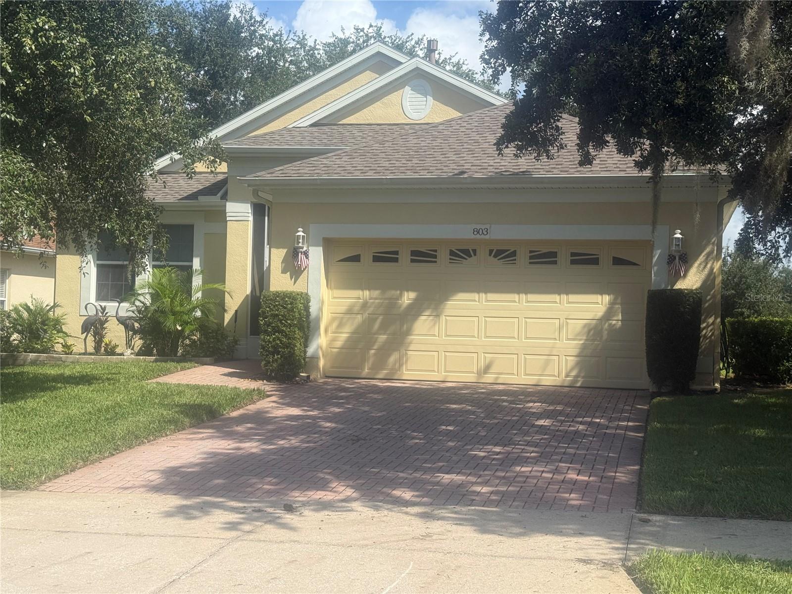 Listing photo 1 for 803 Wolf Creek St