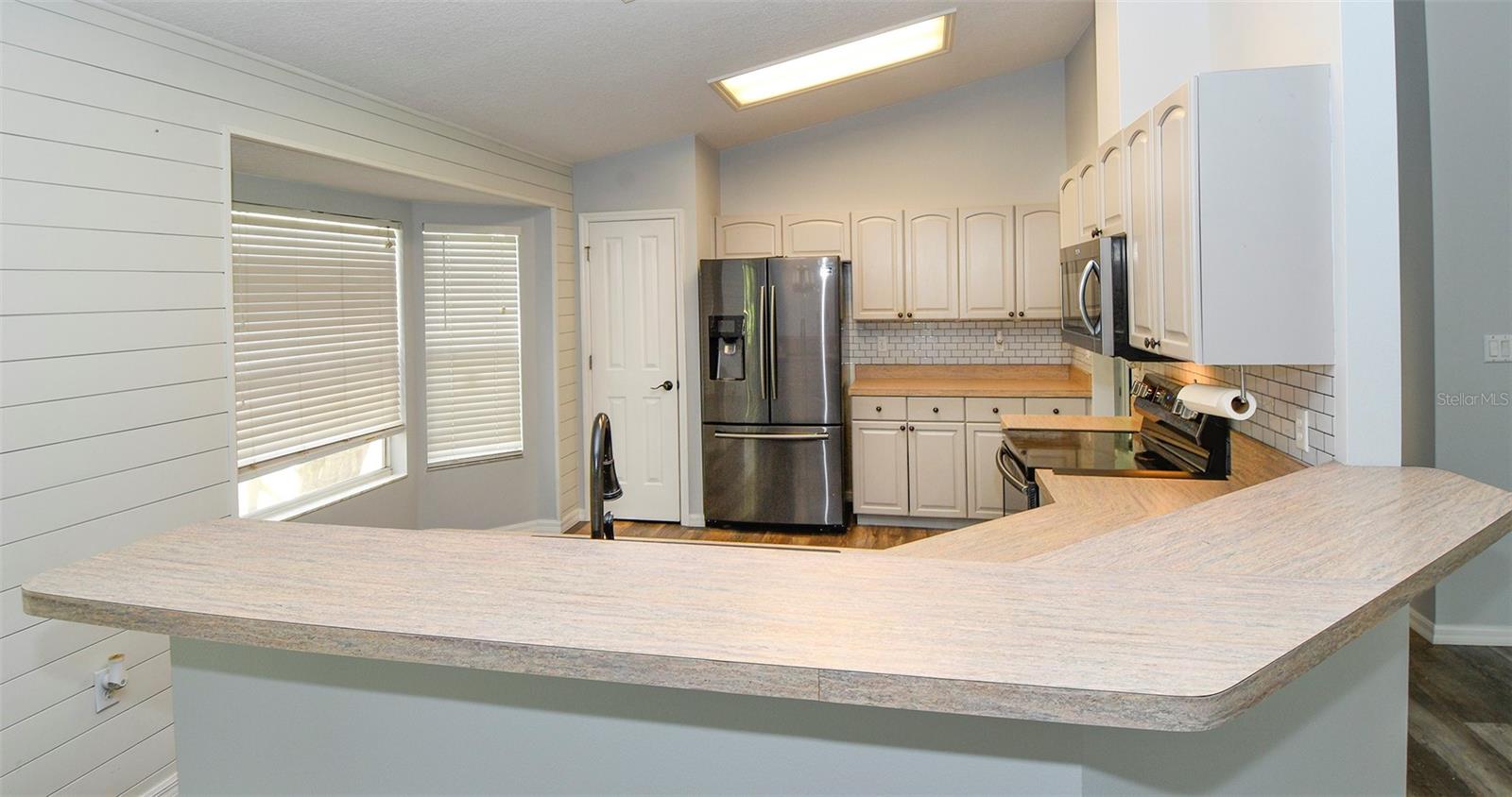 Listing photo 2 for 12525 Pine Glen Dr