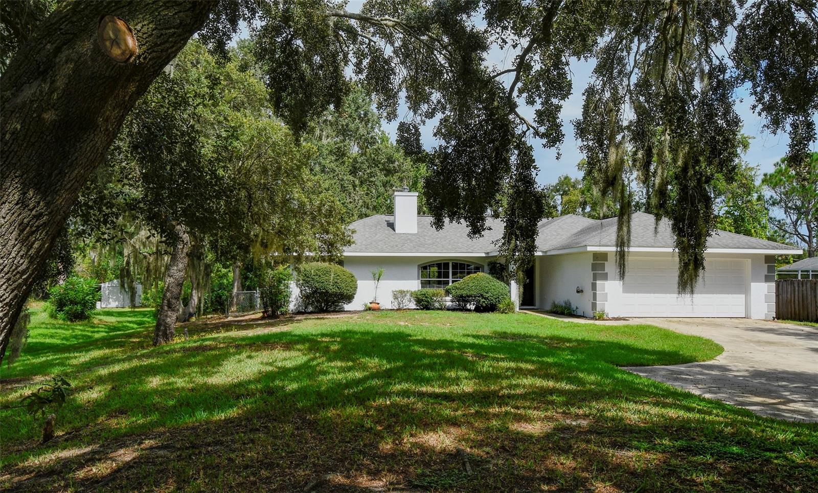 Listing photo 1 for 12525 Pine Glen Dr