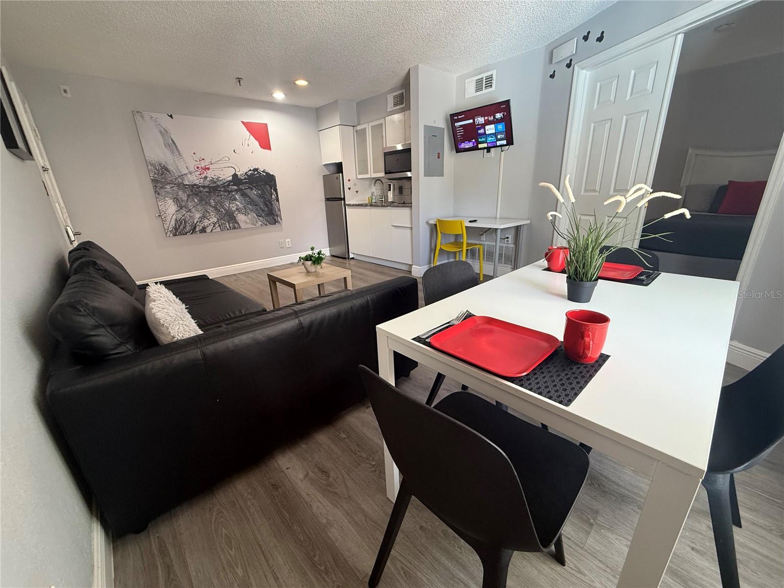 3100 PARKWAY BOULEVARD Unit 220