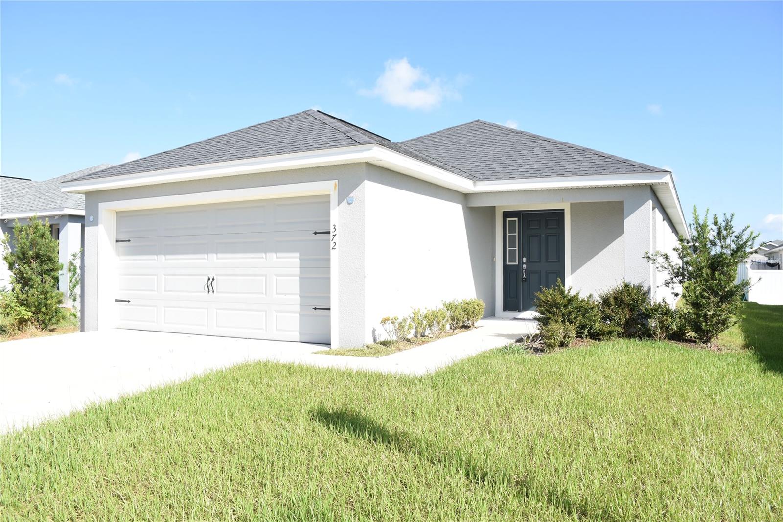 Listing photo 2 for 372 Cascara Ln