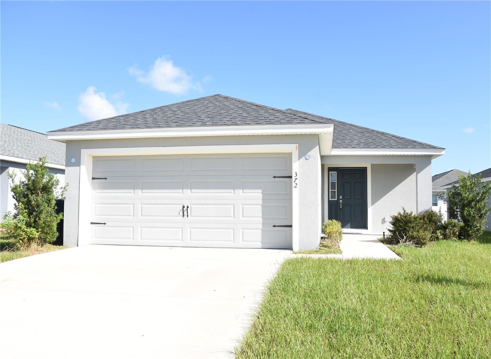 Listing photo 1 for 372 Cascara Ln