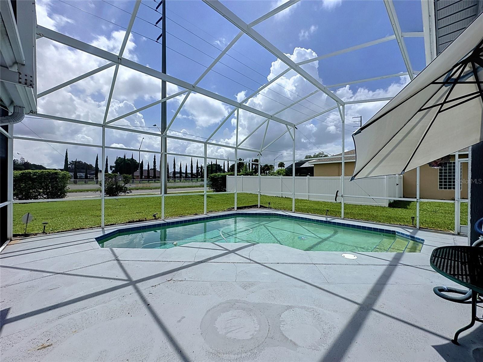 Listing photo 3 for 213 Via Mariel East Dr