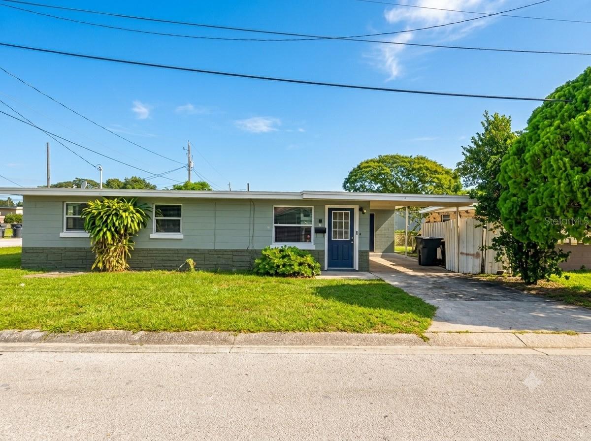 Listing photo 1 for 3400 Sunset Dr W