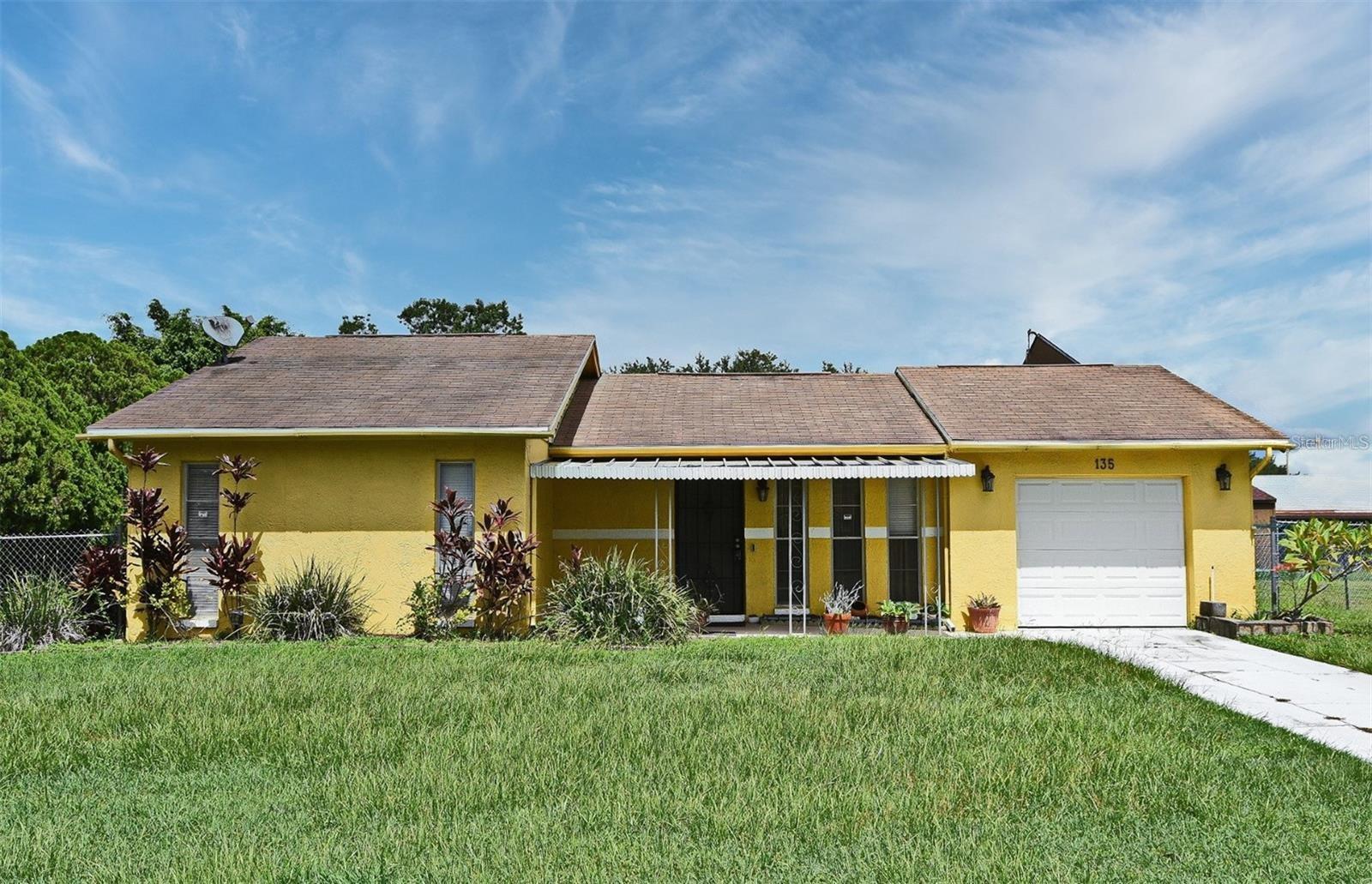 Listing photo 1 for 135 Oaxaca Ln