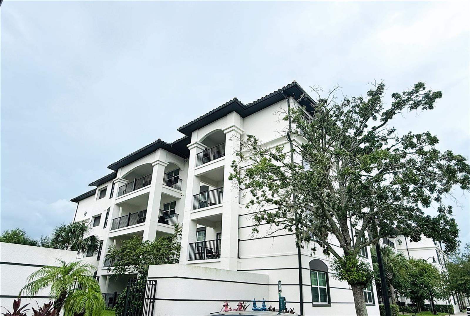 4012 BREAKVIEW DRIVE Unit B401