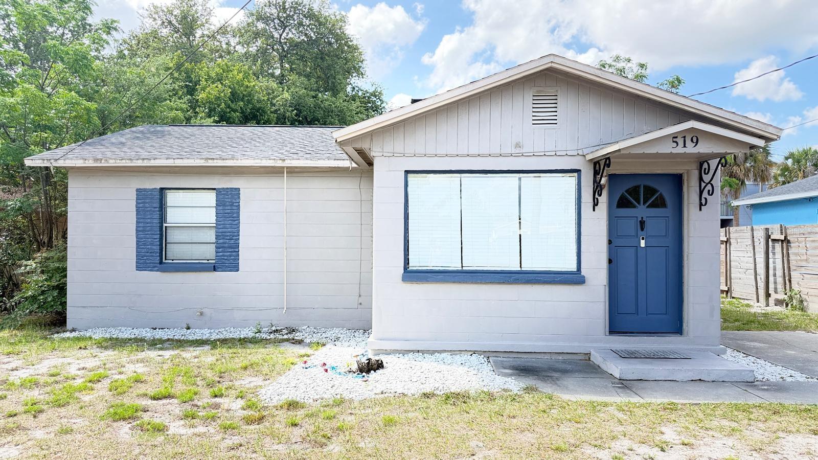 Listing photo 2 for 519 Channing Rd