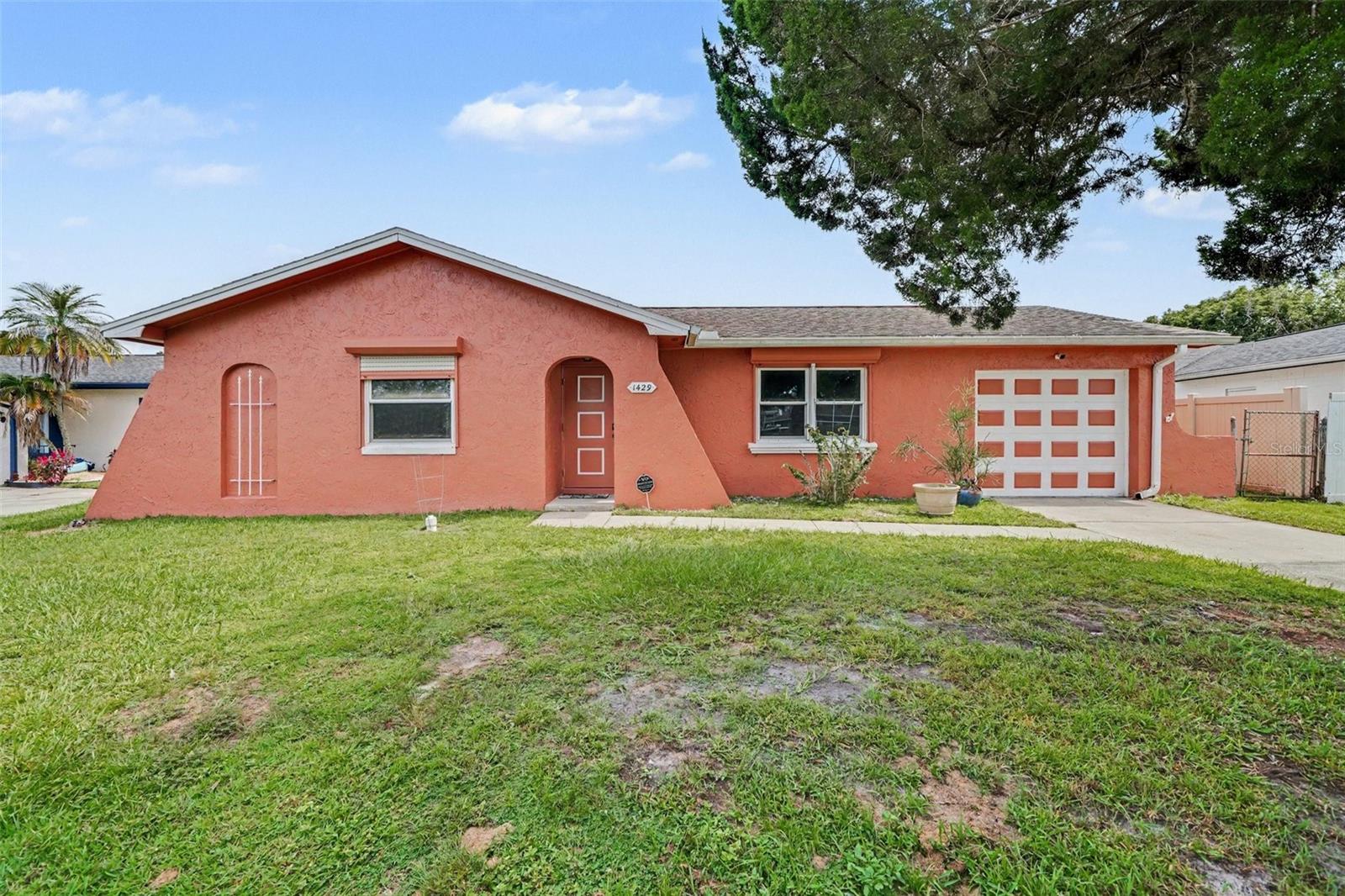 Listing photo 2 for 1429 Nolton Way