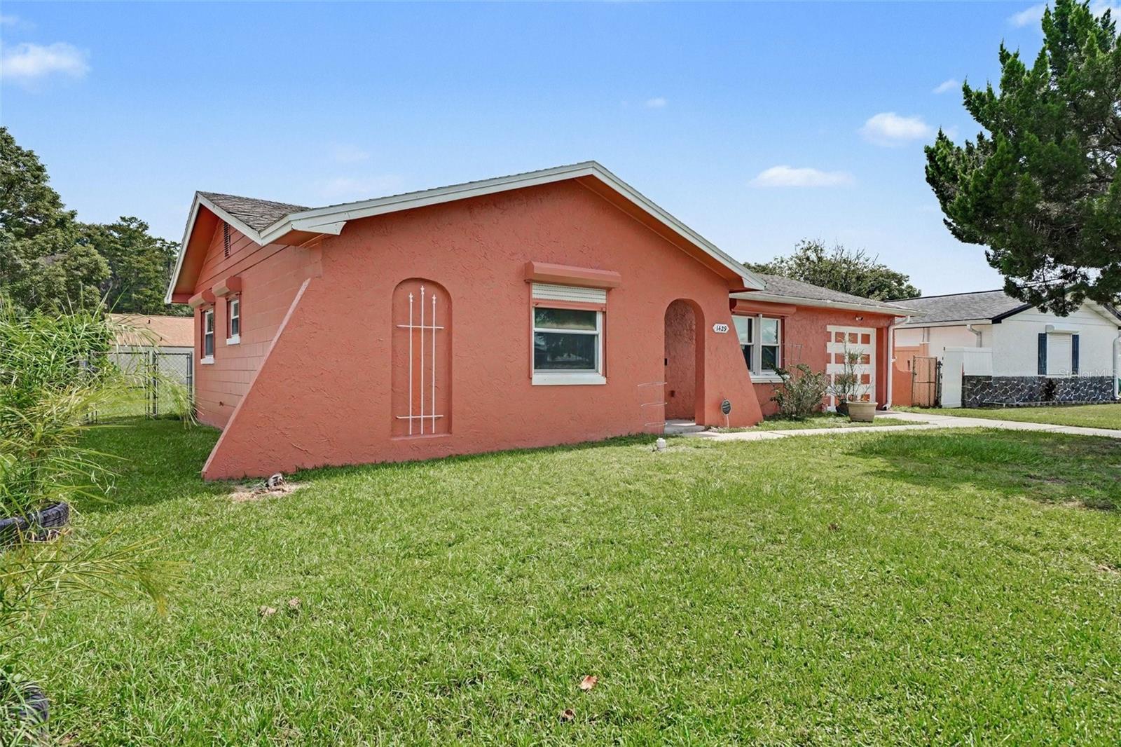 Listing photo 3 for 1429 Nolton Way