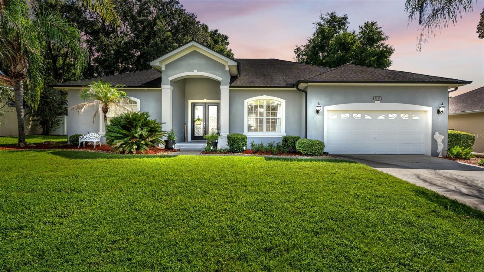 Listing photo 1 for 5307 Bloomfield Blvd
