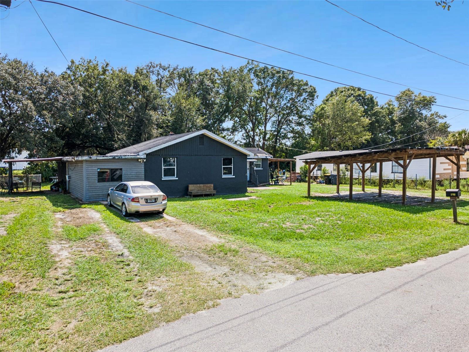 Listing photo 1 for 3708 Coffman Dr