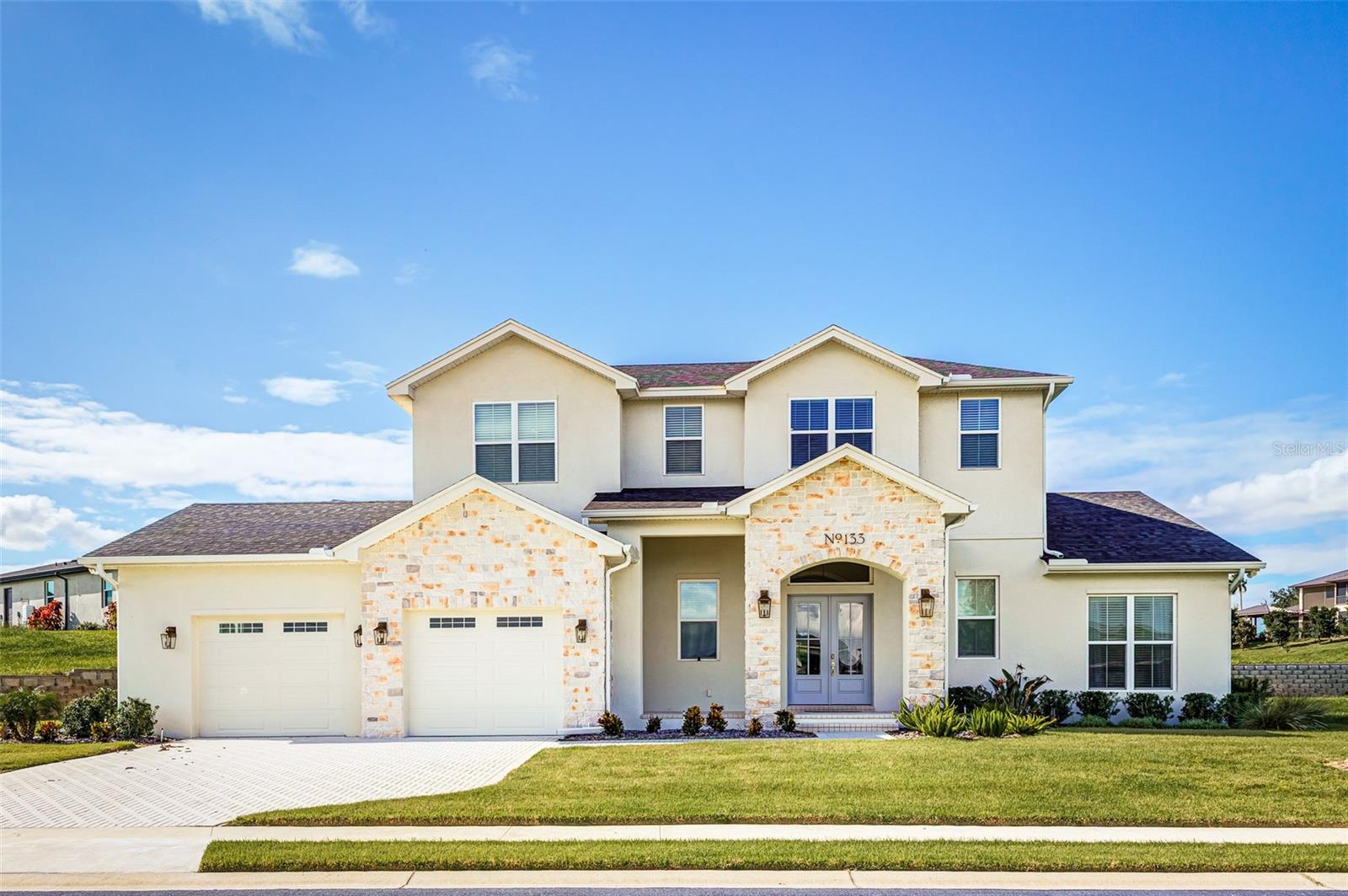 Listing photo 1 for 133 Caladium Ave