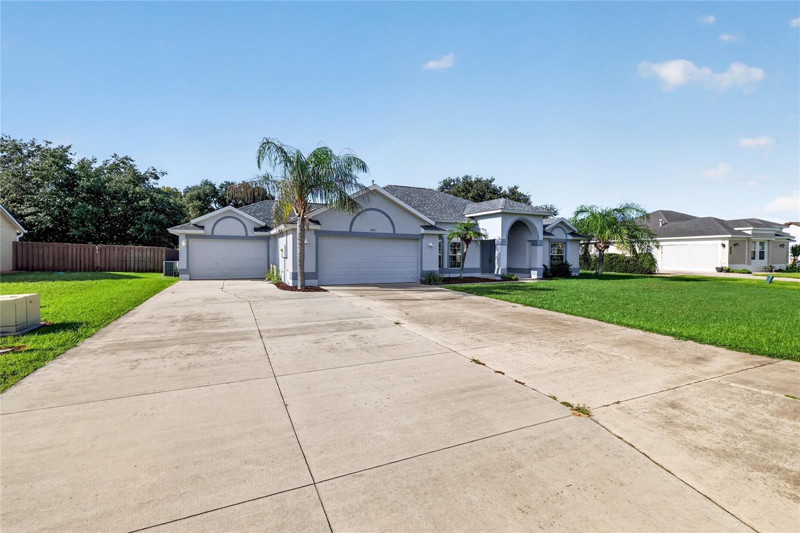 Listing photo 1 for 36731 Tropical Wind Ln