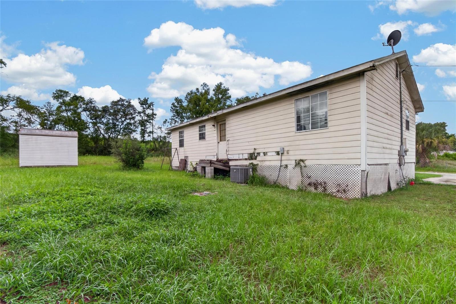 Listing photo 3 for 51 Massey Rd