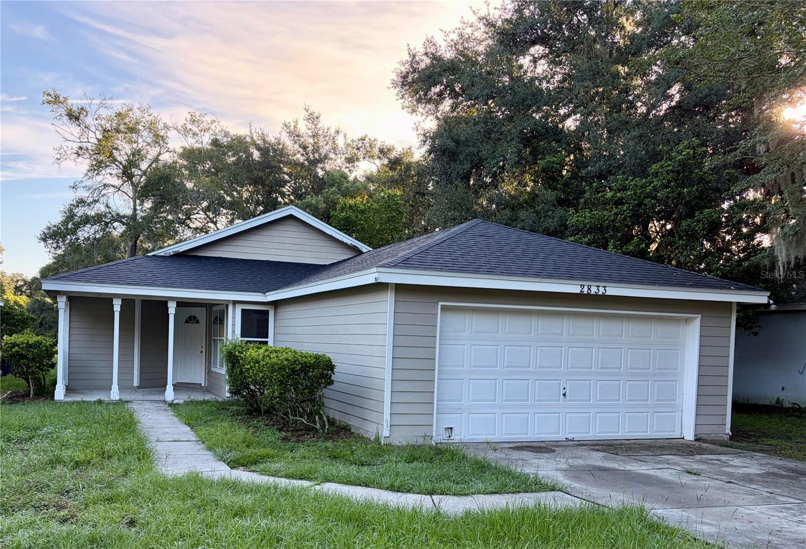 Listing photo 1 for 2833 Hardenbergh Ln