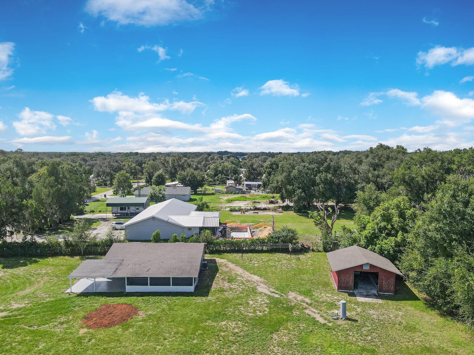 Listing photo 3 for 4265 Palm Dr