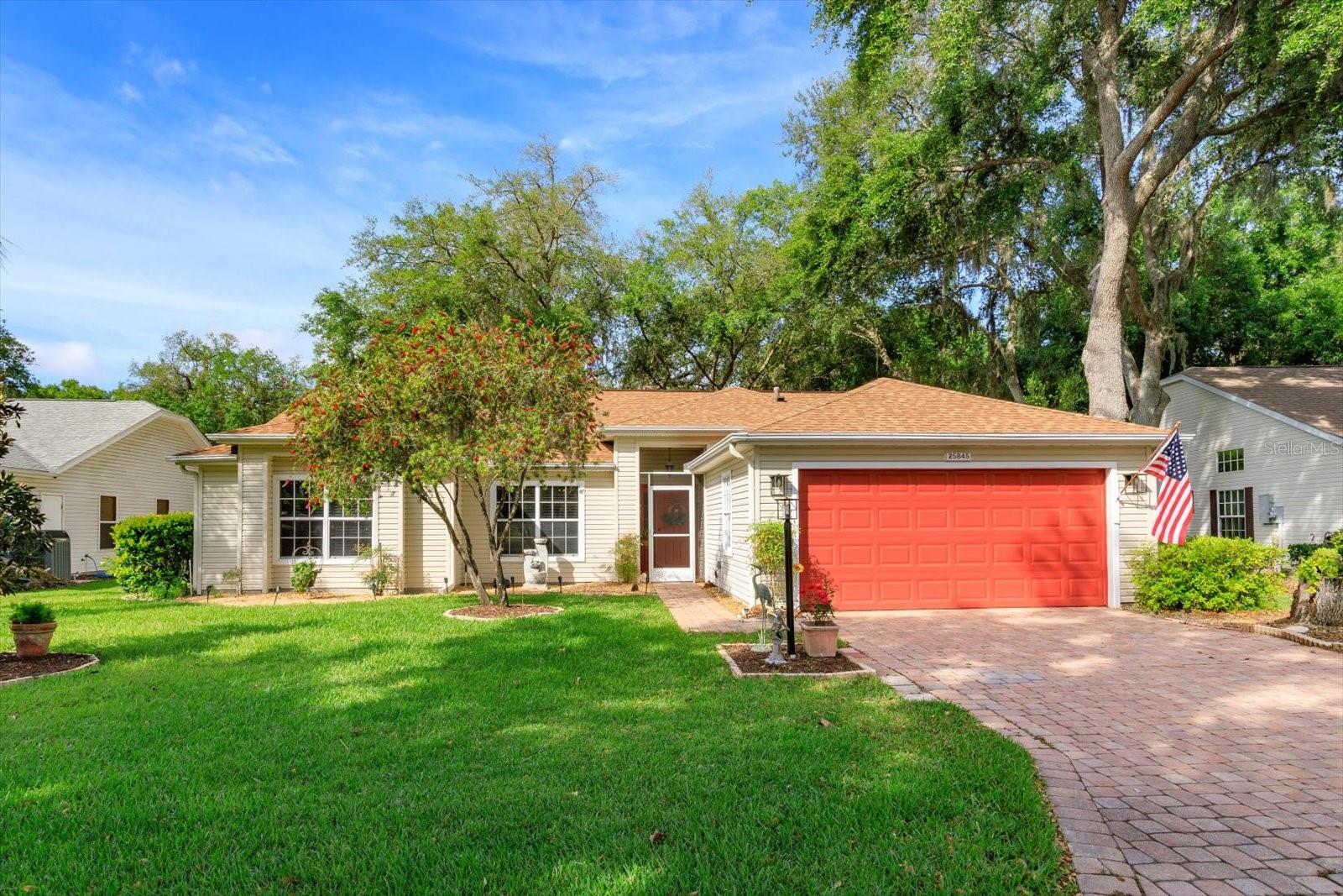 Listing photo 1 for 25845 Glen Eagle Dr