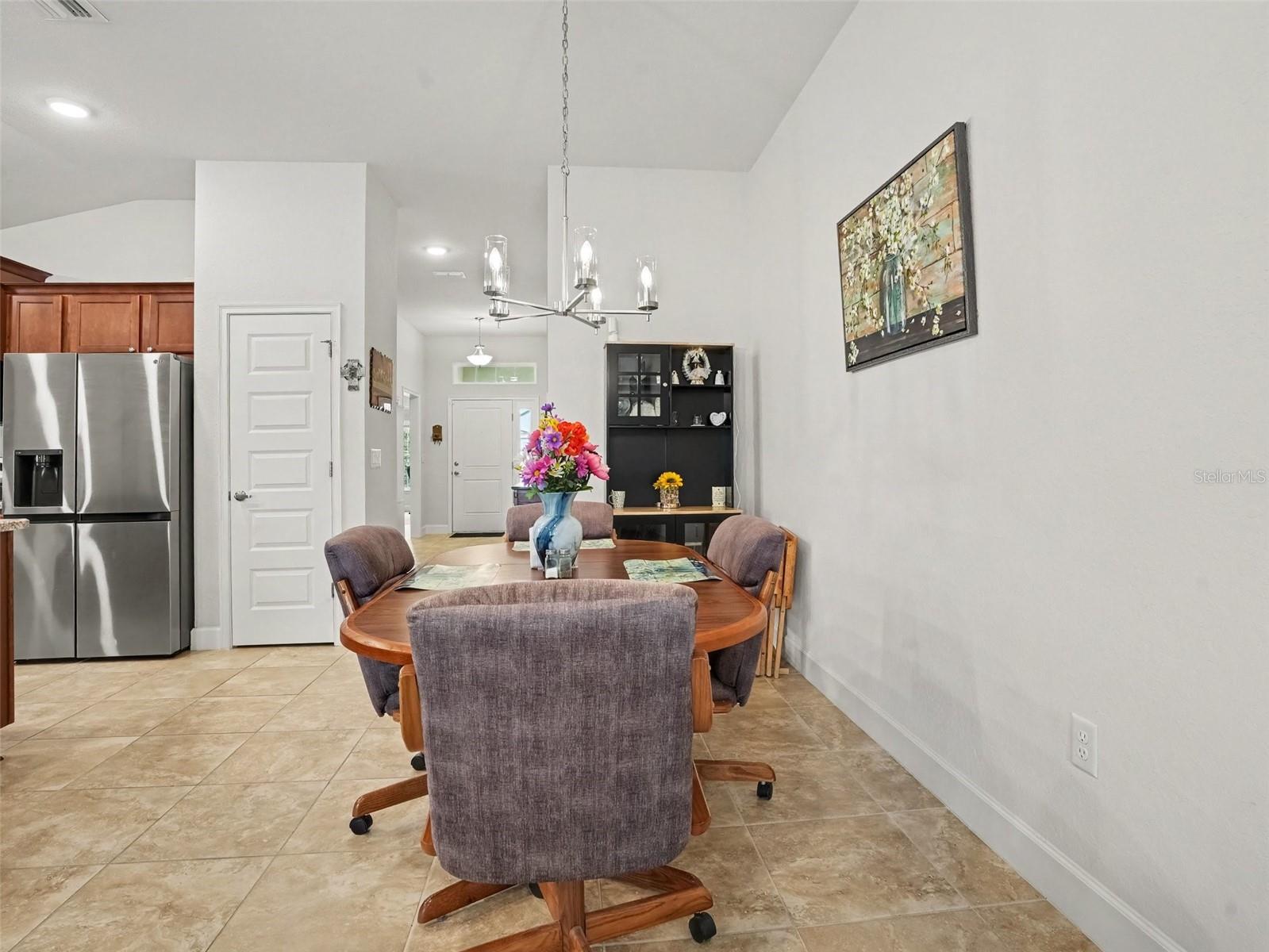 Listing photo 3 for 256 Krenson Bay Loop