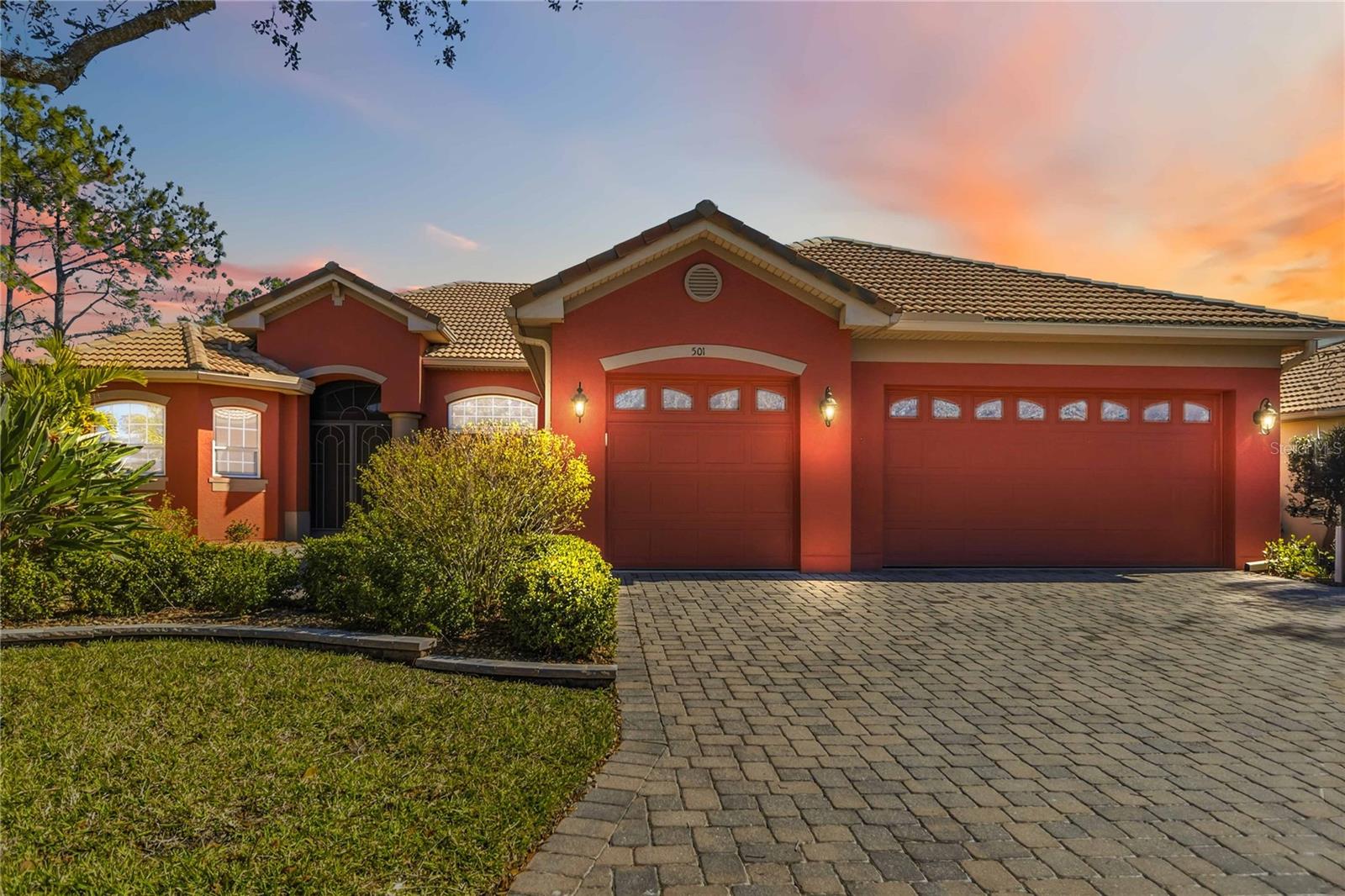 Listing photo 1 for 501 Palermo Blvd