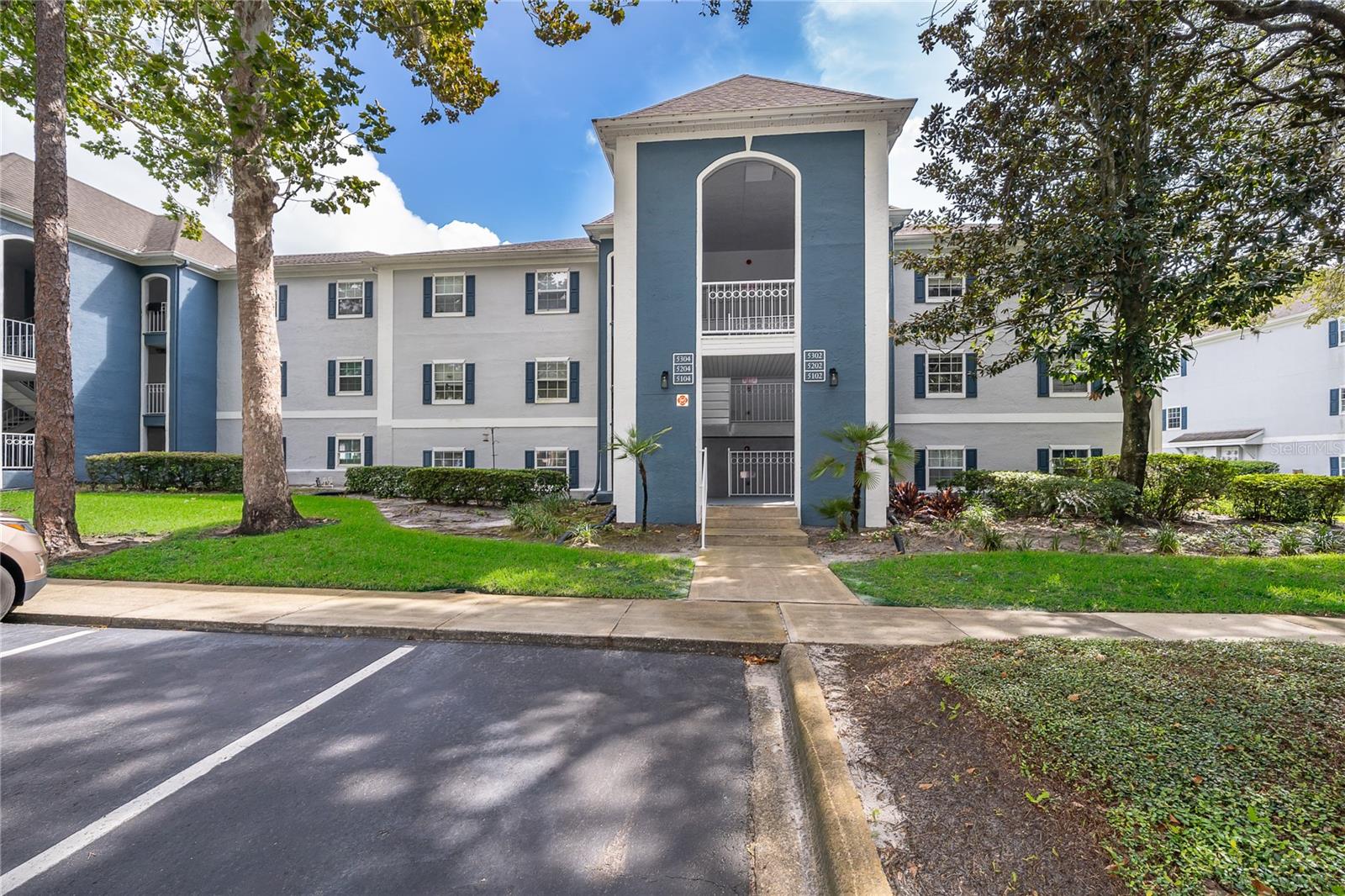 5104 CLUBSIDE DRIVE Unit 5104