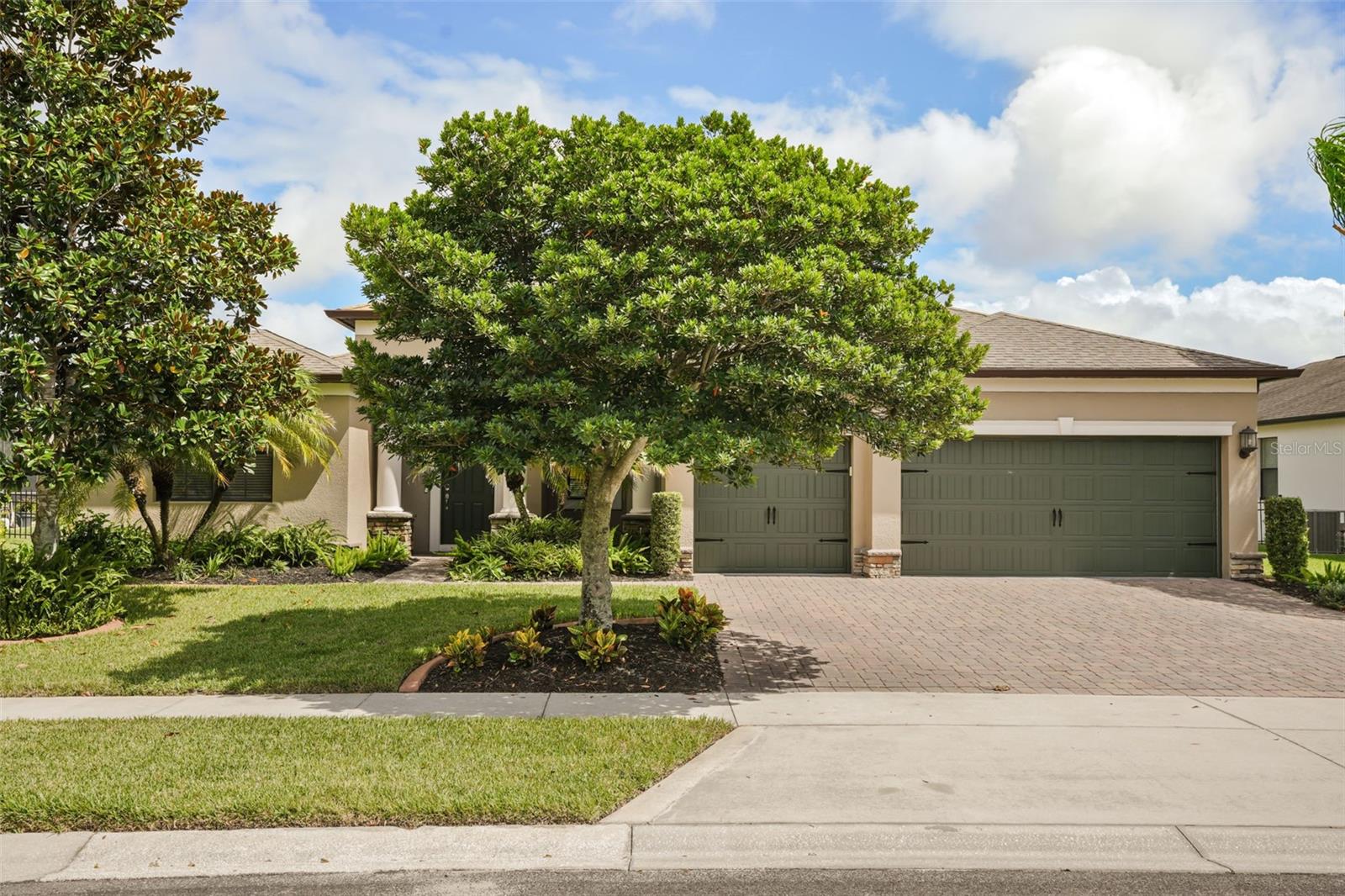 2841 AUTUMN BREEZE WAY